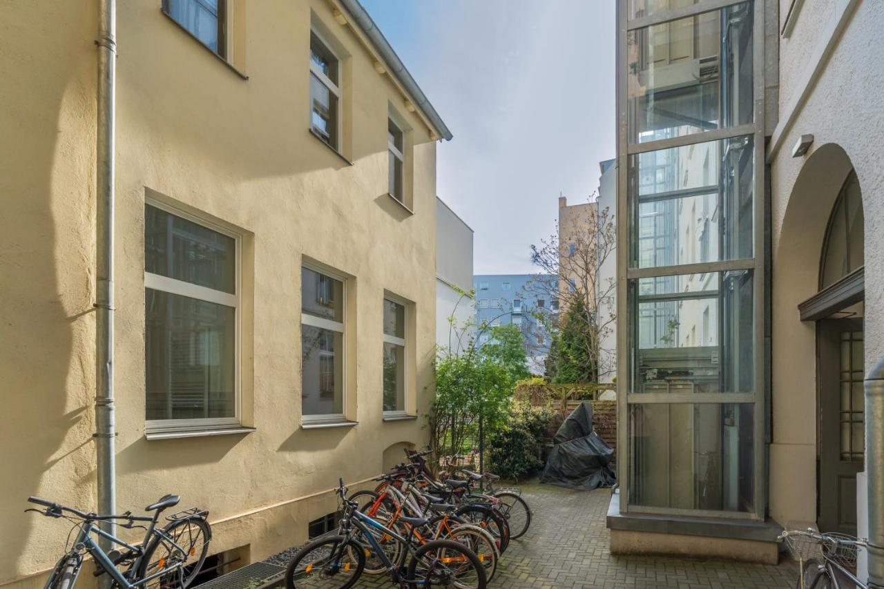 The Tieckstr Loft For Up To 7 People With 2 Bathrooms Appartamento